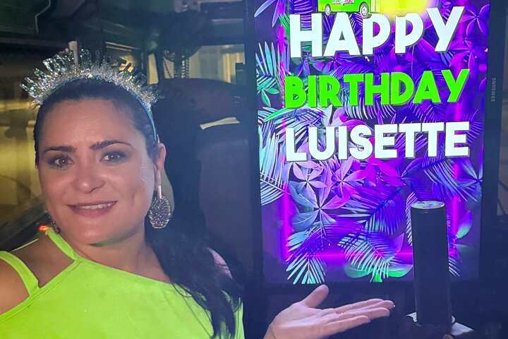 Party bus tour in Aruba with DJ, drinks, and club stops, photo 3 | wizardtrip