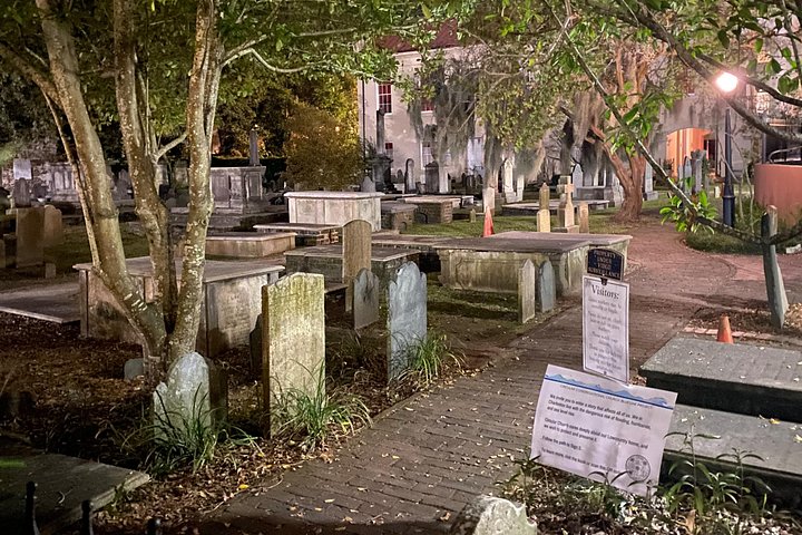 Spøkelsestur i Charleston som utforsker hjemsøkte gater og historiske steder om natten, foto 7 | wizardtrip