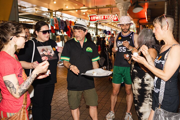 En guidad matrundtur genom Seattles historiska Pike Place Market, med lokala leverantörer och ikoniska sevärdheter, foto 6 | wizardtrip