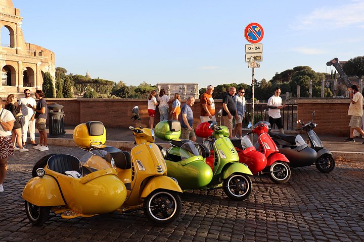 Ride through Rome's historic streets on a classic Vespa sidecar, visiting iconic landmarks, photo 9 | wizardtrip