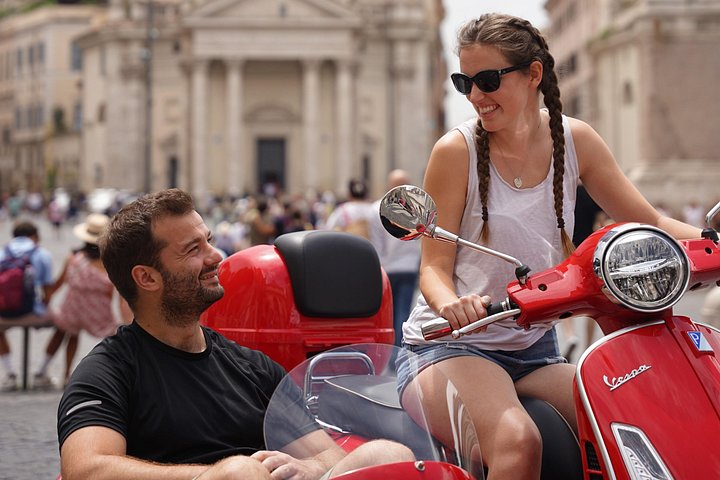 Ride through Rome's historic streets on a classic Vespa sidecar, visiting iconic landmarks, photo 10 | wizardtrip