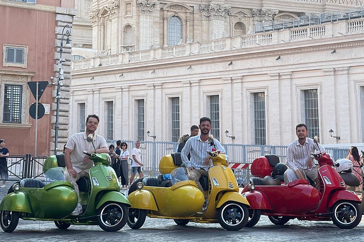 Ride through Rome's historic streets on a classic Vespa sidecar, visiting iconic landmarks, photo 16 | wizardtrip