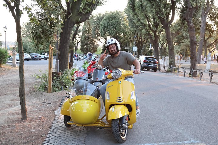 Ride through Rome's historic streets on a classic Vespa sidecar, visiting iconic landmarks, photo 20 | wizardtrip