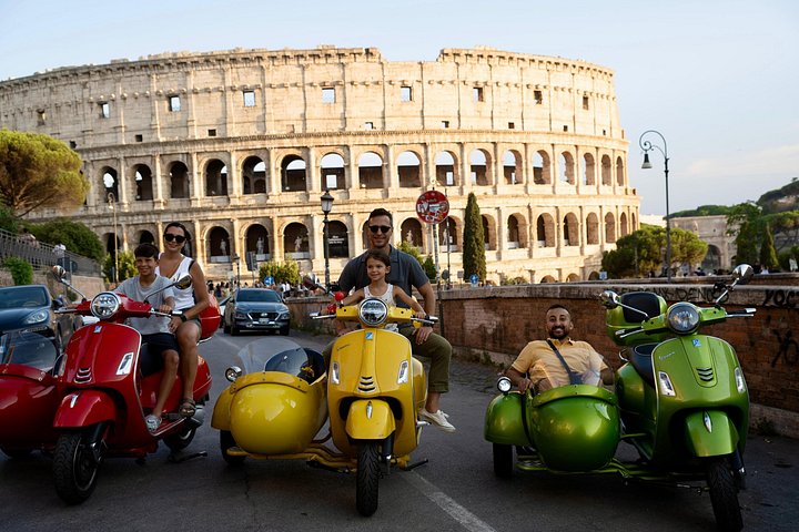 Ride through Rome's historic streets on a classic Vespa sidecar, visiting iconic landmarks, photo 31 | wizardtrip