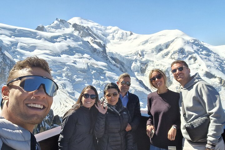 Tour guiado de día completo desde Ginebra a Chamonix Mont-Blanc, con paseos en teleférico, glaciares y exploración de pueblos alpinos, foto 10 | wizardtrip