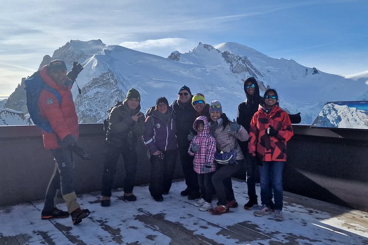 Tour guiado de día completo desde Ginebra a Chamonix Mont-Blanc, con paseos en teleférico, glaciares y exploración de pueblos alpinos, foto 14 | wizardtrip