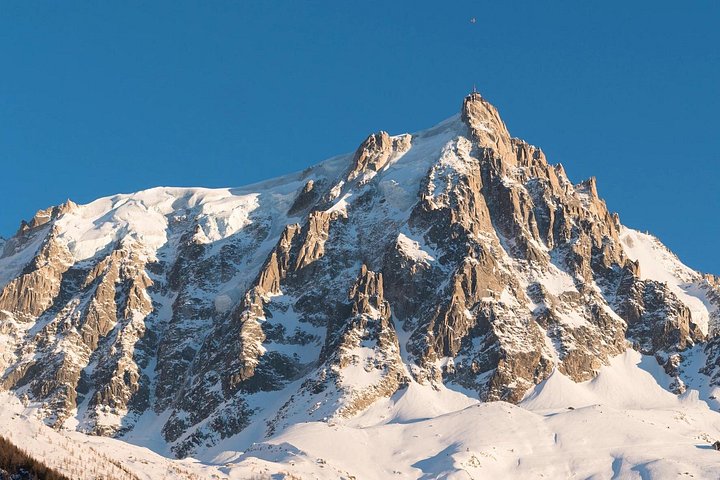 Tour guiado de día completo desde Ginebra a Chamonix Mont-Blanc, con paseos en teleférico, glaciares y exploración de pueblos alpinos, foto 16 | wizardtrip