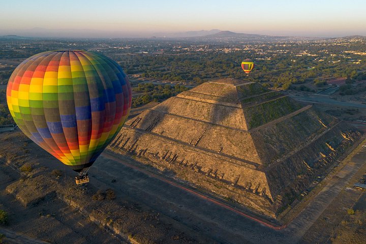 Voo de balão sobre as pirâmides de Teotihuacan com café da manhã em caverna e tour cultural da Cidade do México, foto 18 | wizardtrip