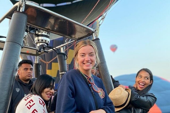Voo de balão sobre as pirâmides de Teotihuacan com café da manhã em caverna e tour cultural da Cidade do México, foto 22 | wizardtrip