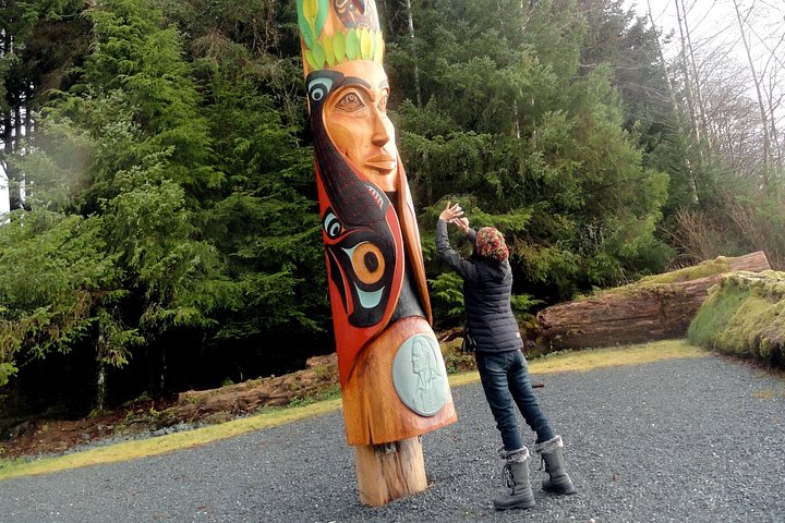 Tour en grupo reducido de los puntos destacados de Sitka, incluyendo osos, rapaces y tótems, foto 24 | wizardtrip