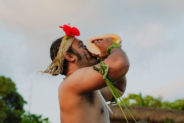 Découvrez un luau hawaïen authentique avec des danses polynésiennes, des spectacles de feu et un festin à Oahu, photo 11 | wizardtrip