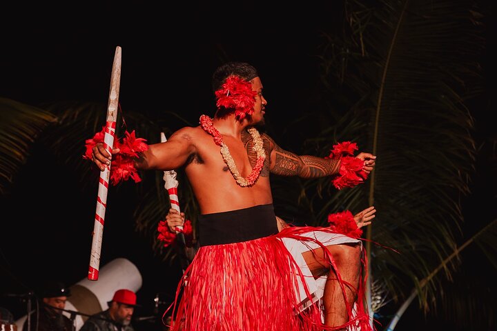 Découvrez un luau hawaïen authentique avec des danses polynésiennes, des spectacles de feu et un festin à Oahu, photo 26 | wizardtrip