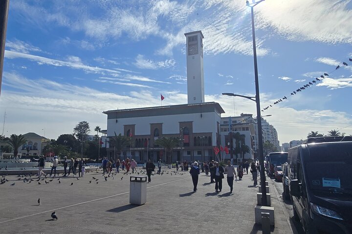 Guided tour exploring Casablanca's landmarks, markets, and beaches, photo 8 | wizardtrip