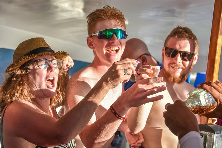 Crucero en barco solo para adultos con barra libre y snorkel en Punta Cana, foto 6 | wizardtrip