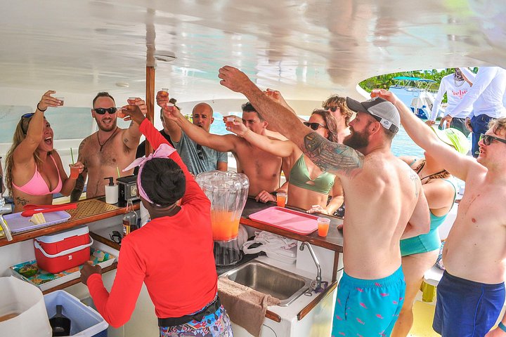 Crucero en barco solo para adultos con barra libre y snorkel en Punta Cana, foto 7 | wizardtrip
