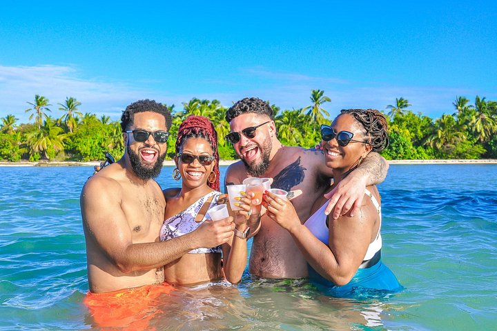 Crucero en barco solo para adultos con barra libre y snorkel en Punta Cana, foto 23 | wizardtrip