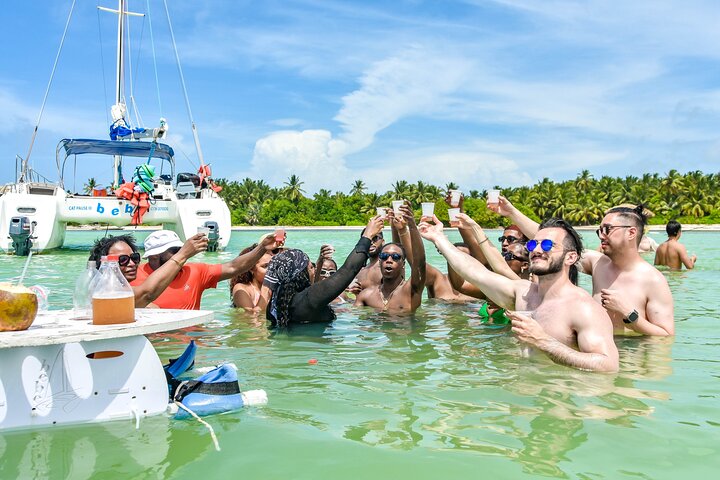 Crucero en barco solo para adultos con barra libre y snorkel en Punta Cana, foto 36 | wizardtrip