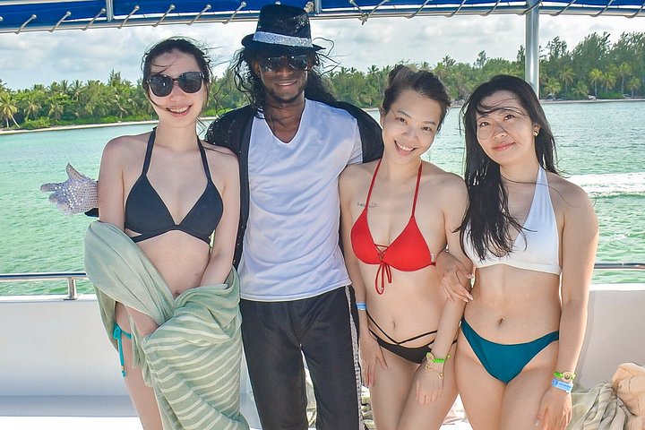 Crucero en barco solo para adultos con barra libre y snorkel en Punta Cana, foto 45 | wizardtrip
