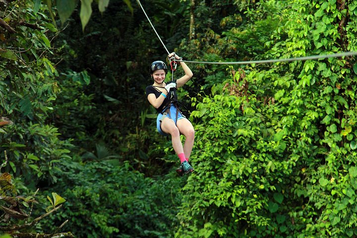 Aventura de tirolesa com vistas do Vulcão Arenal em La Fortuna, Costa Rica, foto 6 | wizardtrip