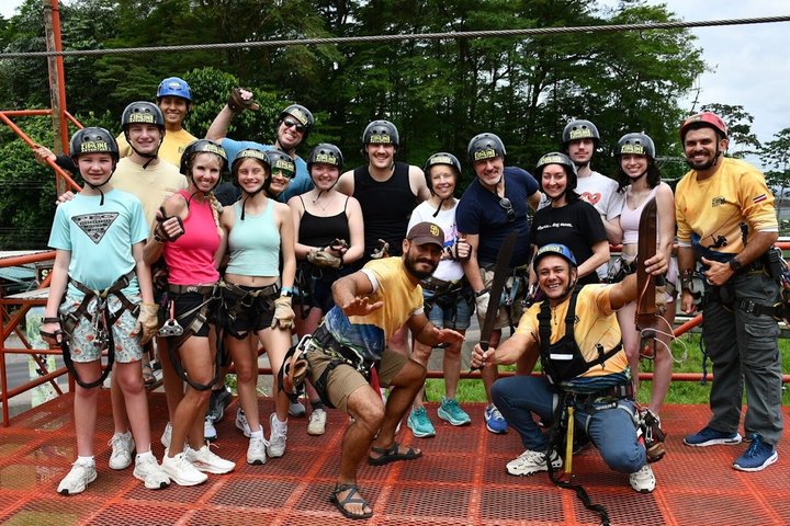 Aventura de tirolesa com vistas do Vulcão Arenal em La Fortuna, Costa Rica, foto 17 | wizardtrip