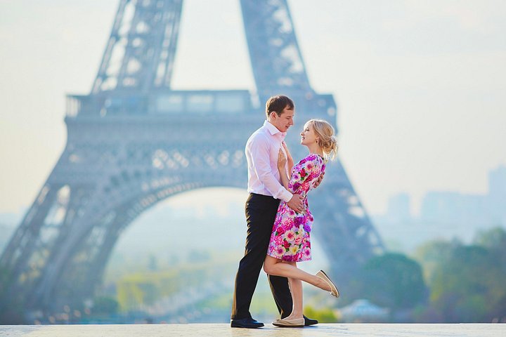 Professional photo shoot with Eiffel Tower views in Paris, photo 6 | wizardtrip