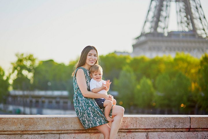 Professional photo shoot with Eiffel Tower views in Paris, photo 8 | wizardtrip