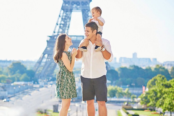 Professional photo shoot with Eiffel Tower views in Paris, photo 10 | wizardtrip