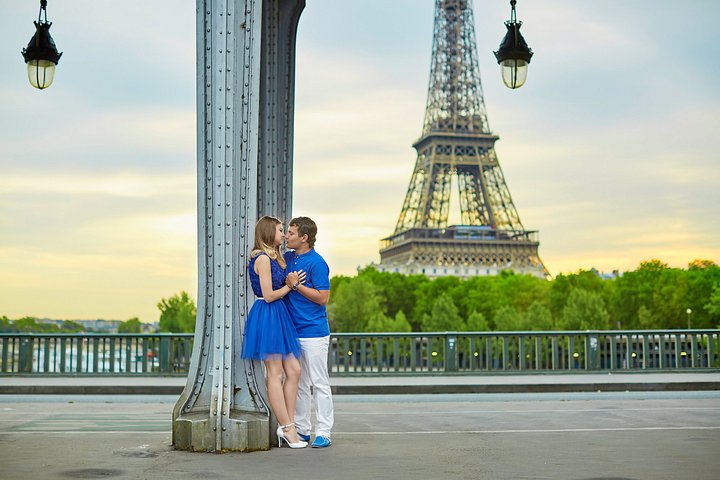 Professional photo shoot with Eiffel Tower views in Paris, photo 11 | wizardtrip