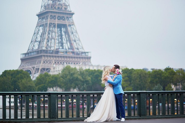 Professional photo shoot with Eiffel Tower views in Paris, photo 14 | wizardtrip