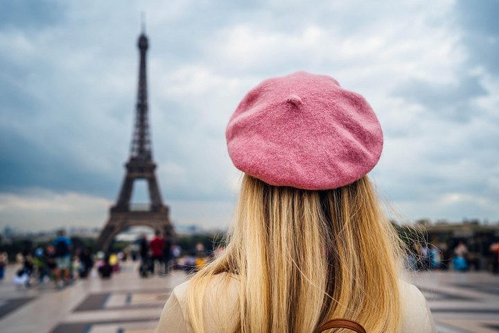 Professional photo shoot with Eiffel Tower views in Paris, photo 16 | wizardtrip
