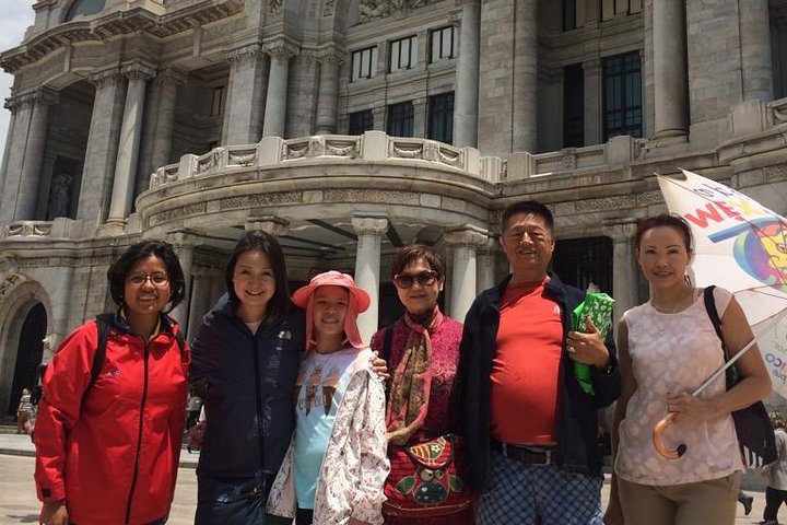 Walking tour through Mexico City's historic downtown, exploring landmarks and local culture, photo 8 | wizardtrip