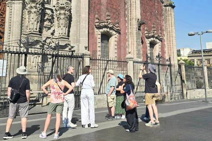 Walking tour through Mexico City's historic downtown, exploring landmarks and local culture, photo 13 | wizardtrip