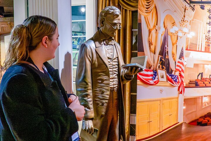 Geführte Walking Tour zu den Stätten der Lincoln-Ermordung in Washington D.C., einschließlich Ford's Theatre und Petersen House, Foto 8 | wizardtrip