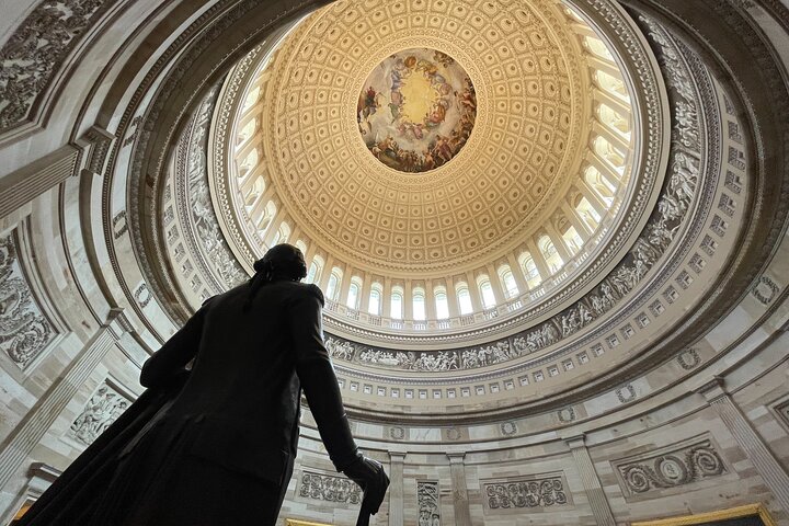 米国議会議事堂や国会図書館など、ワシントンD.C.のキャピトルヒルのランドマークを巡るガイドツアー、写真18 | wizardtrip