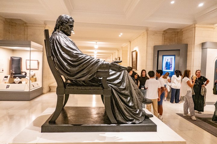 米国議会議事堂や国会図書館など、ワシントンD.C.のキャピトルヒルのランドマークを巡るガイドツアー、写真39 | wizardtrip