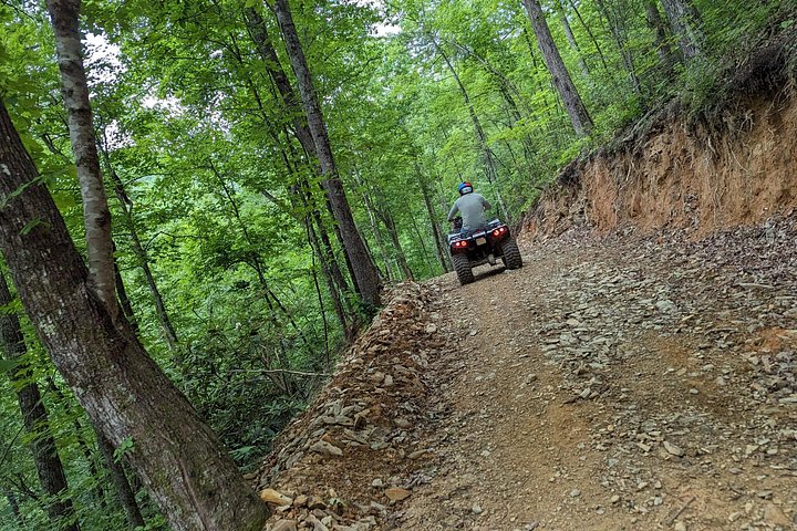 Vivi un'emozionante corsa in ATV attraverso le montagne di Pigeon Forge, USA, foto 7 | wizardtrip