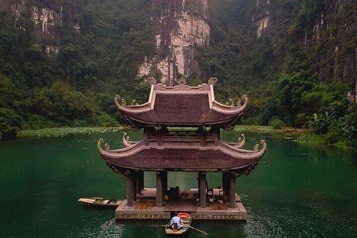 Excursion privée d'une journée à Ninh Binh depuis Hanoï, avec paysages, balades en bateau et sites culturels, photo 9 | wizardtrip