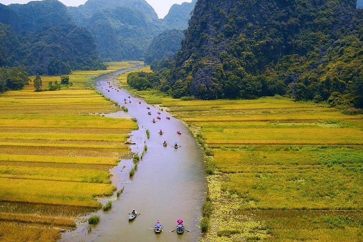 Excursion privée d'une journée à Ninh Binh depuis Hanoï, avec paysages, balades en bateau et sites culturels, photo 14 | wizardtrip