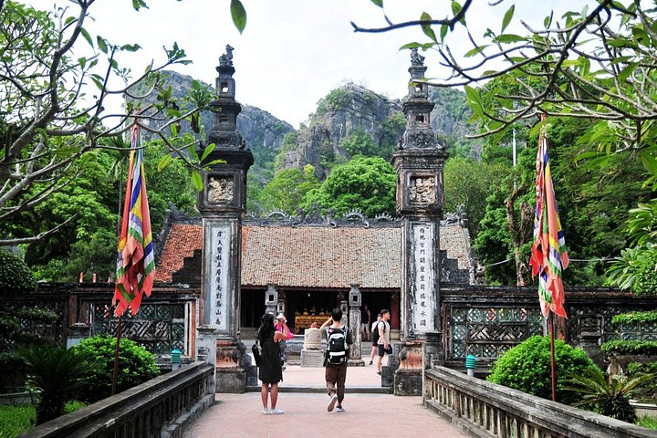 Excursion privée d'une journée à Ninh Binh depuis Hanoï, avec paysages, balades en bateau et sites culturels, photo 15 | wizardtrip