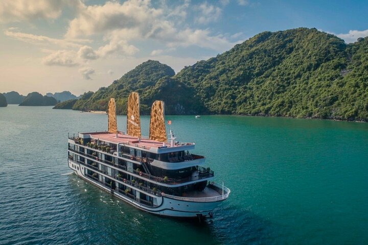 2-Dages Krydstogt i Ha Long-Lan Ha-Bai Tu Long Bugten 5-stjernet med balkon | wizardtrip