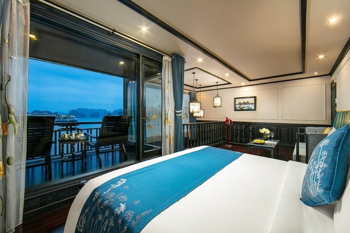 Luxury cruise navigating through the stunning limestone karsts of Ha Long Bay, Vietnam, photo 34 | wizardtrip