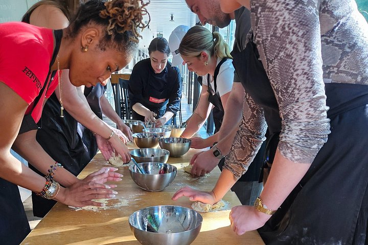 Aprende a hacer auténtica pasta italiana, gnocchi y tiramisù en una clase de cocina práctica en Milán, foto 15 | wizardtrip
