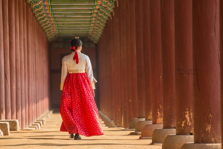 Explorez le patrimoine culturel de Séoul, y compris les palais, les villages traditionnels et les marchés, lors d'une visite guidée en petit groupe, photo 28 | wizardtrip