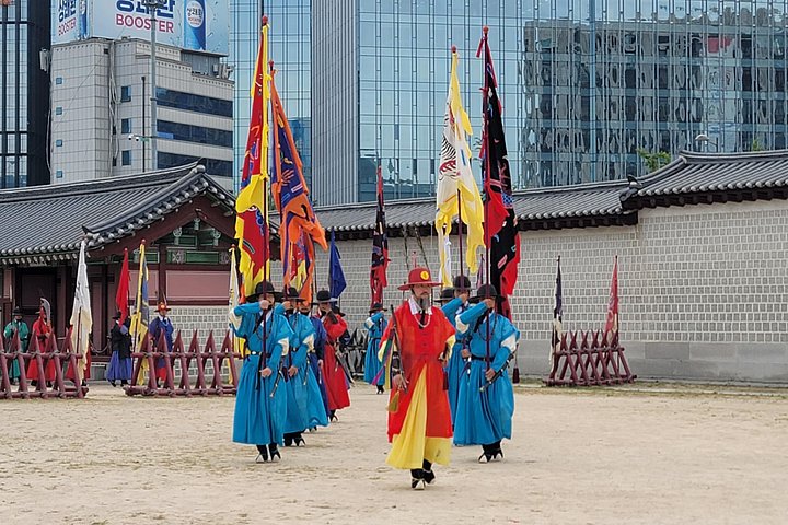 Private, anpassbare Tour zu den Highlights von Seoul, einschließlich Palästen, traditionellen Dörfern und Märkten, Foto 6 | wizardtrip
