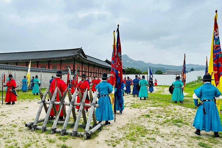 Private, anpassbare Tour zu den Highlights von Seoul, einschließlich Palästen, traditionellen Dörfern und Märkten, Foto 20 | wizardtrip