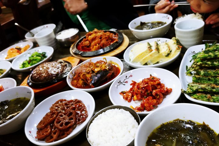 Private, anpassbare Tour zu den Highlights von Seoul, einschließlich Palästen, traditionellen Dörfern und Märkten, Foto 23 | wizardtrip