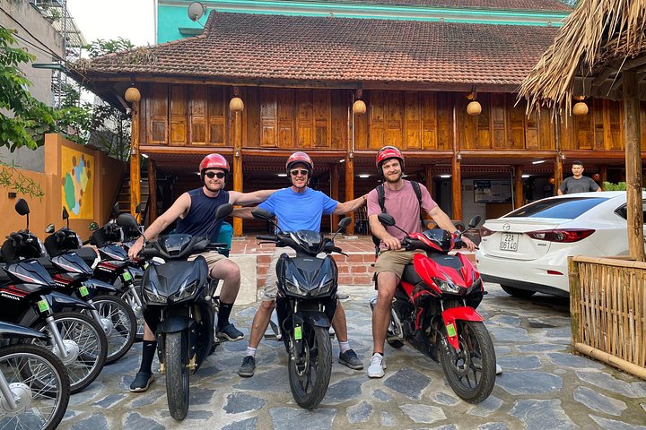 Malerische Motorradtour durch die dramatischen Landschaften von Ha Giang, einschließlich Pässe, Dörfer und kultureller Stätten, Foto 28 | wizardtrip