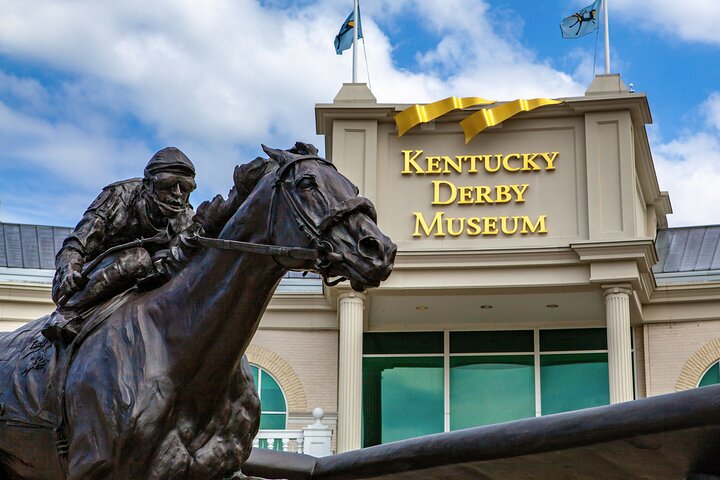 Kentucky Derby Museum - Allmän entré och guidad banvisning | wizardtrip