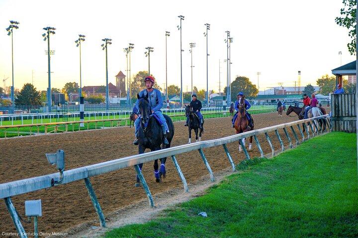 Explore o icónico Kentucky Derby Museum e a pista de corridas de Churchill Downs em Louisville, EUA, foto 9 | wizardtrip