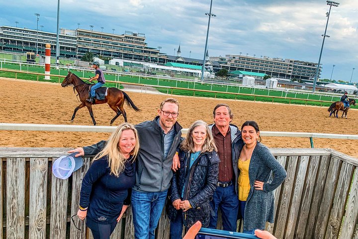 Explore o icónico Kentucky Derby Museum e a pista de corridas de Churchill Downs em Louisville, EUA, foto 12 | wizardtrip